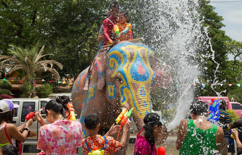 Tahun Baru Songkran: Hari Mudik Masyarakat Thailand, Tradisi, dan Nilai Luhur